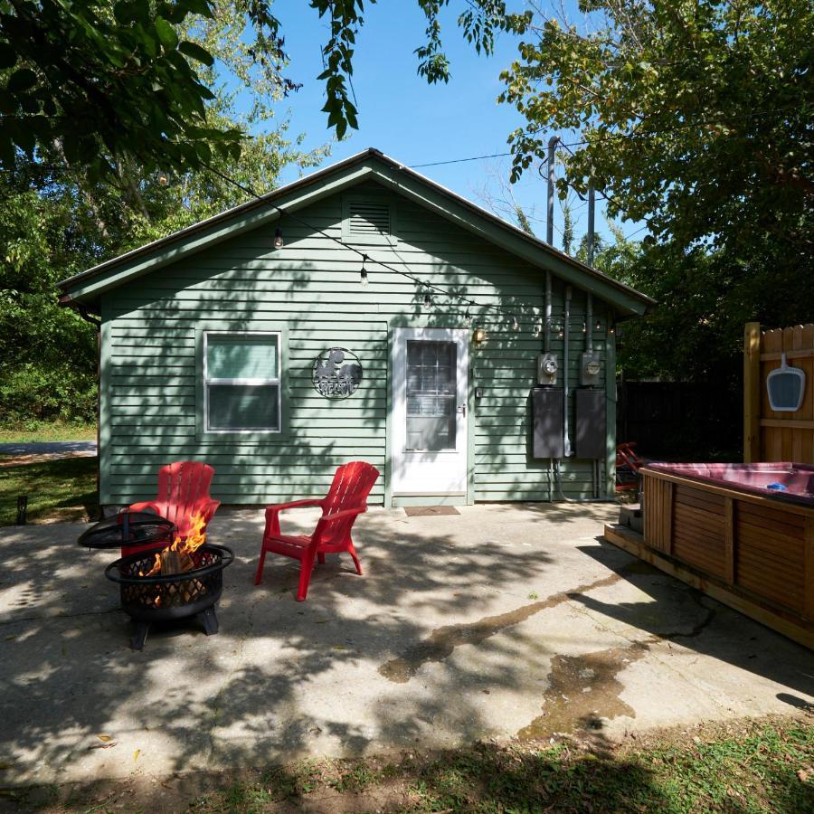 Steps From Downtown Pigeon Forge Parkway + Private Hottub And Firepit - Wifi - Firefly Bungalows Екстериор снимка