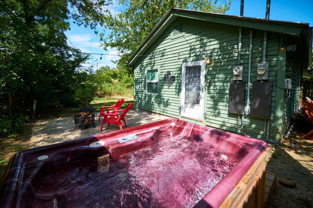 Steps From Downtown Pigeon Forge Parkway + Private Hottub And Firepit - Wifi - Firefly Bungalows Екстериор снимка