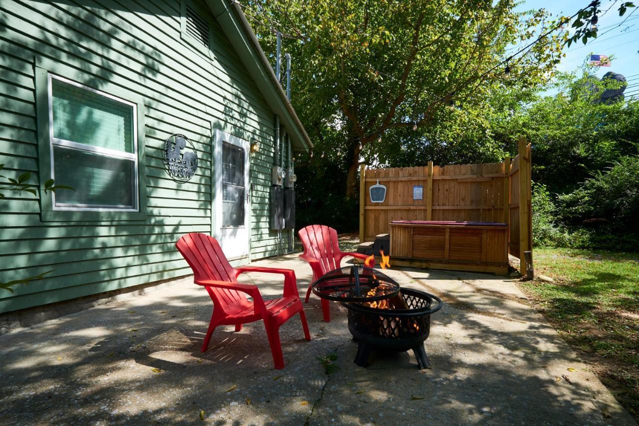 Steps From Downtown Pigeon Forge Parkway + Private Hottub And Firepit - Wifi - Firefly Bungalows Екстериор снимка