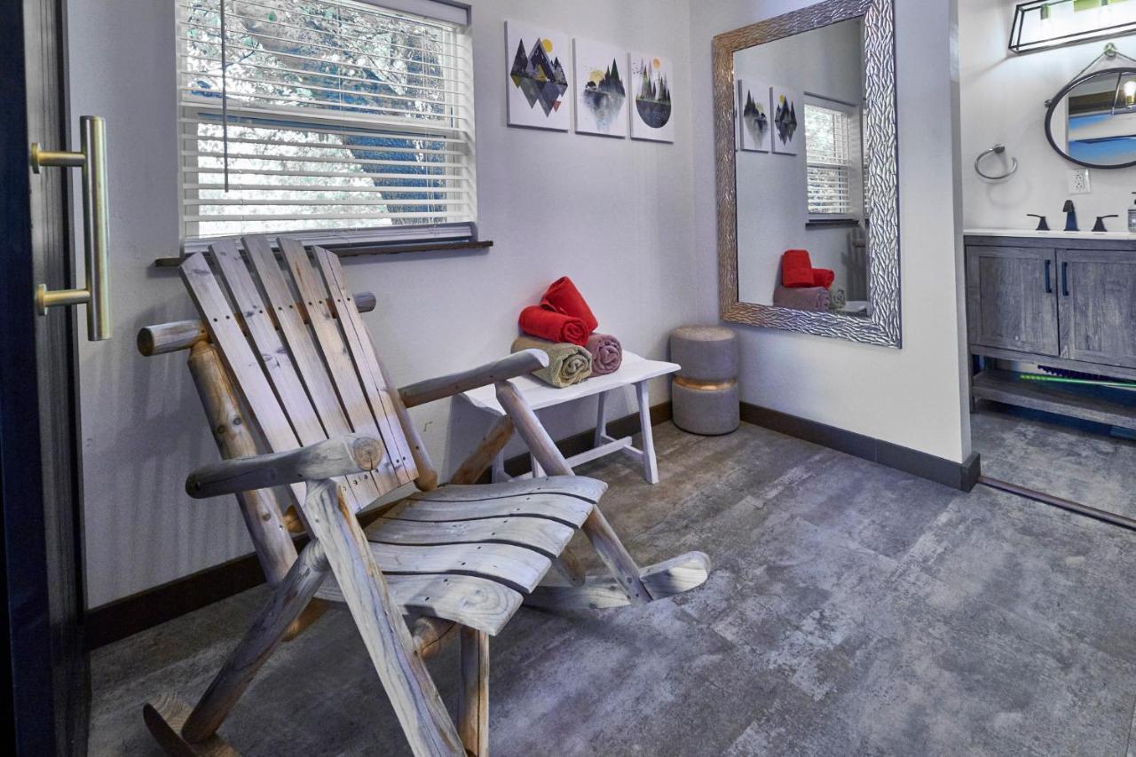 Steps From Downtown Pigeon Forge Parkway + Private Hottub And Firepit - Wifi - Firefly Bungalows Екстериор снимка