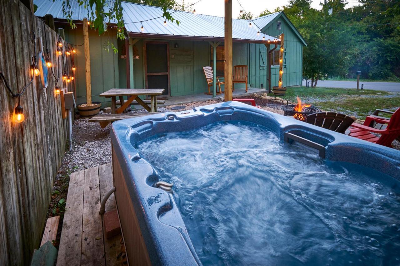Steps From Downtown Pigeon Forge Parkway + Private Hottub And Firepit - Wifi - Firefly Bungalows Екстериор снимка